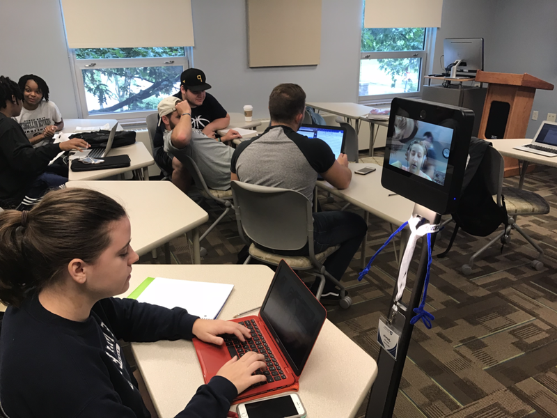 BBH students from 新肯辛顿 and Greater Allegheny interact via Beam robot